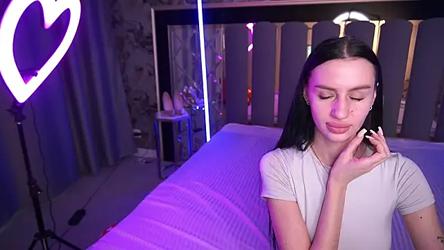 Snow_WhiteeeX: онлайн-секс-чат