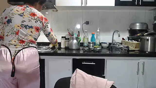 kateleyagrey's Live XXX Chat