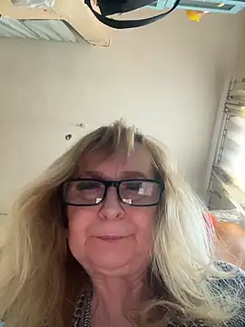 Irina2909@xh live XXX chat