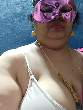 tamilthanushri 即時 XXX 聊天