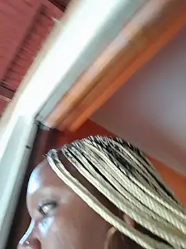 Thasha8 লাইভ XXX চ্যাট