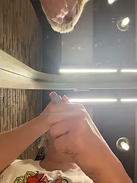 RonnieKiss Chat XXX live