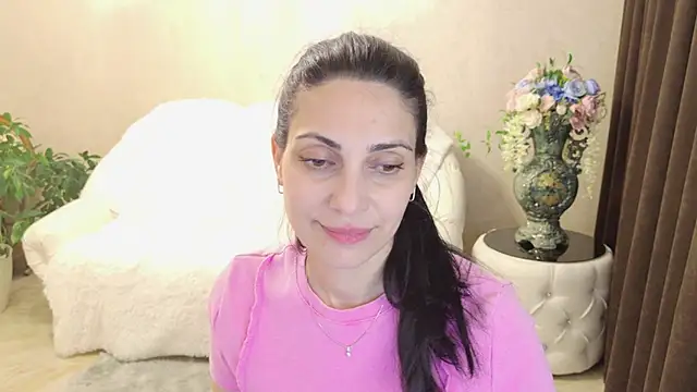 LovelyBeatrice Adlı Modelin Canlı XXX Sohbeti