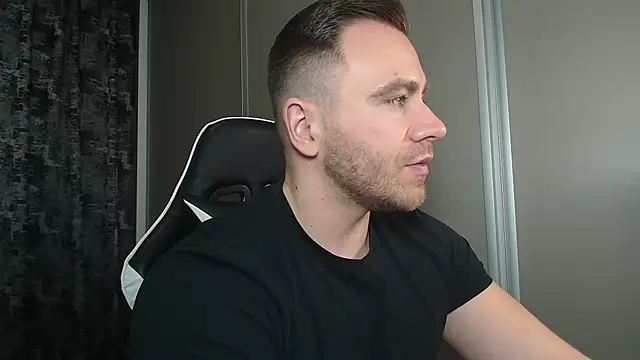 Chat XXX en directo de Thori92