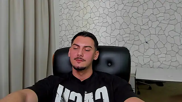 XXX chat uživo modela ClintMasters