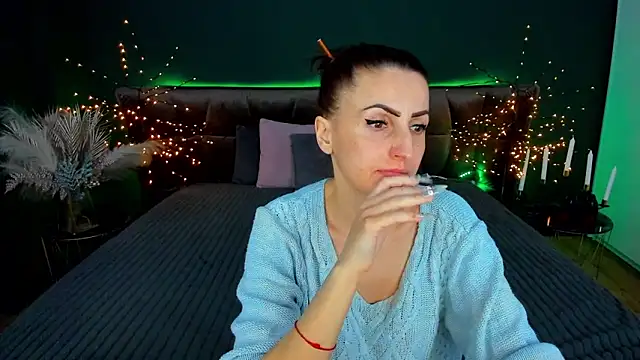 Rebecca_Diamond Chat XXX in diretta