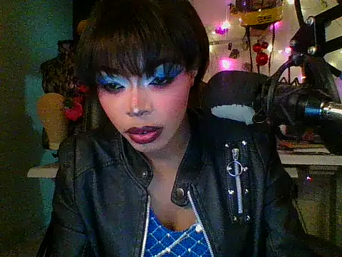 Anaconda2350 Live XXX-Chat