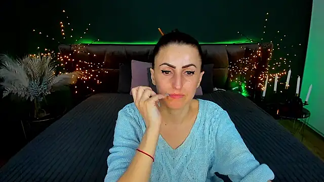 Show modela Rebecca_Diamond na web-kameri