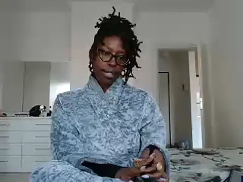 XXX chat uživo modela MasterIndigo