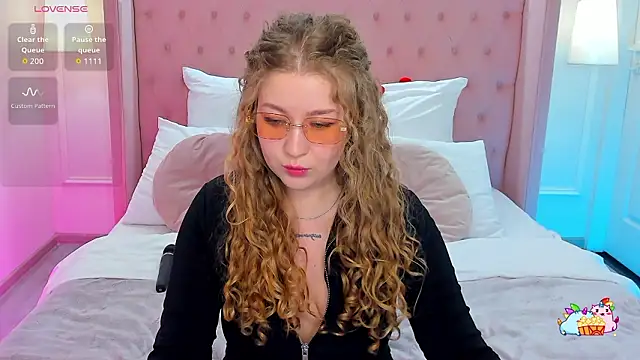 Онлайн чат XXX CassieRide