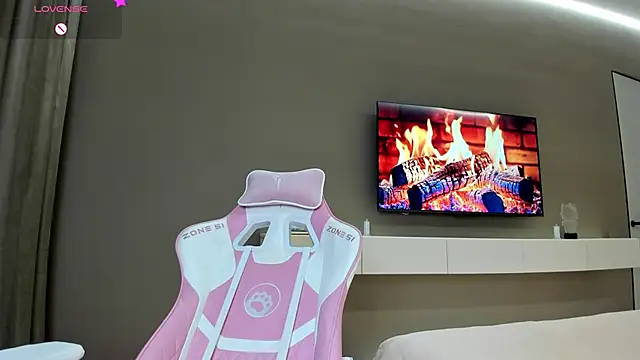 JenniferQueen11: онлайн-секс-чат