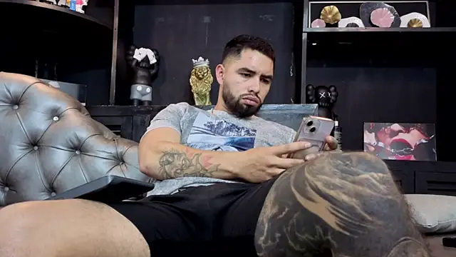 Chatroom XXX en direct de matteosantos