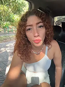 roxyrougee 现场XXX聊天