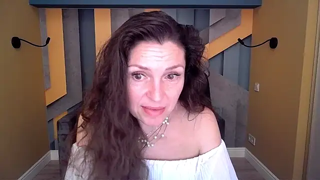 دردشة EllaLong الجنسية المباشرة