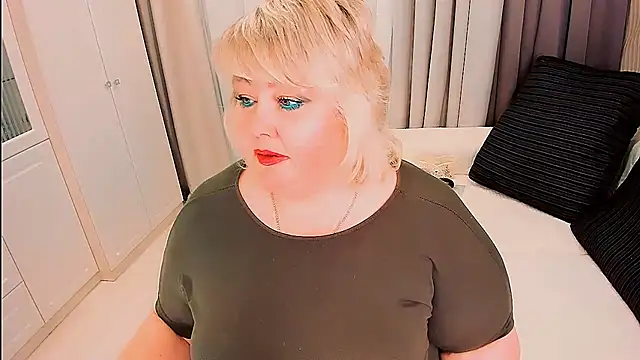 BIGTITSBBWのライブXXXチャット