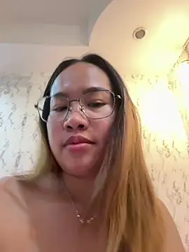 Ponthip's Webcam Show