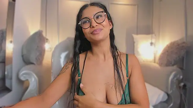 Živý XXX chat MiaSmit_