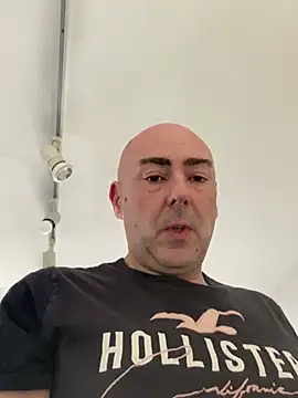 Richmcgee: διαδικτυακό σόου στην κάμερα