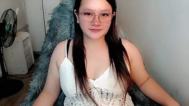 UrLovelyWetPussy élő XXX-chatje