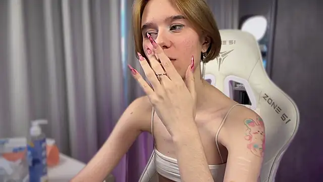 دردشة MyBabyLana الجنسية المباشرة