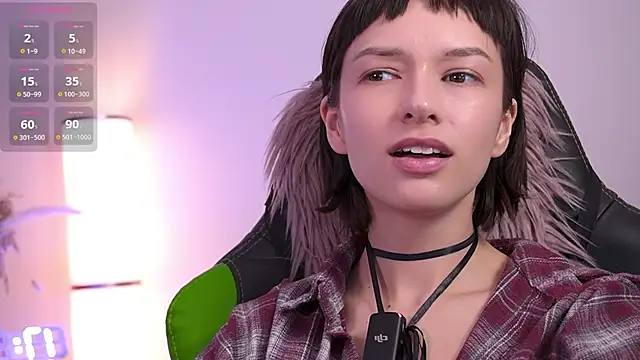 Chat +18 de YourDarlingVivian ao vivo