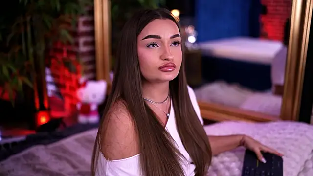 MillaSereneのライブXXXチャット