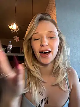 RollDollsi's Live XXX Chat