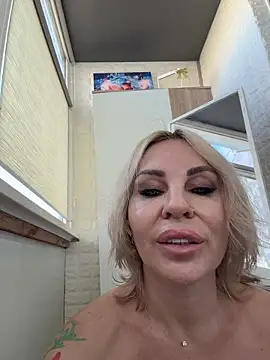 XXX chat uživo modela Hotnessi