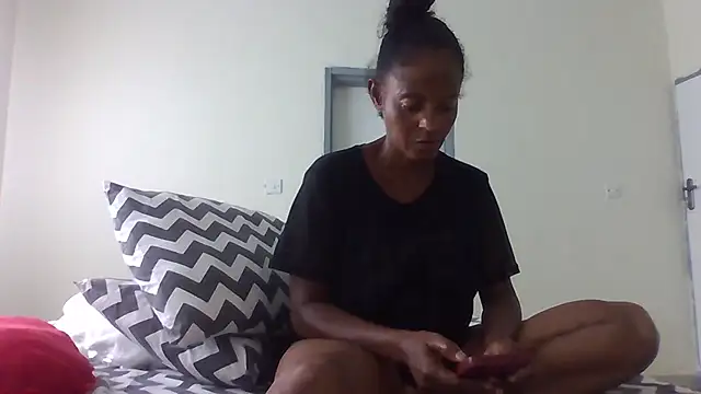 sweets_80 élő XXX-chatje