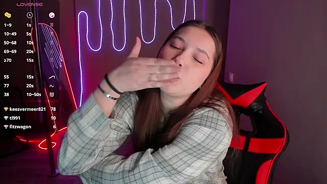 Онлайн чат XXX KatrineEvvans