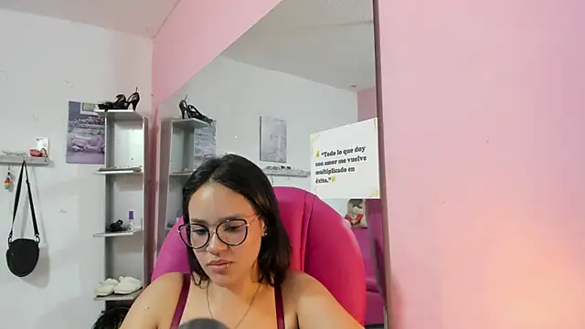 دردشة CAMILA--REY الجنسية المباشرة