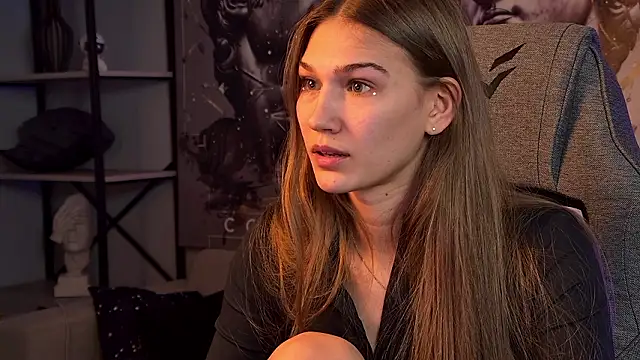 Sweet_Emilya Adlı Modelin Canlı XXX Sohbeti