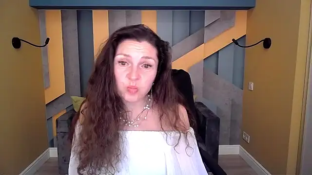 EllaLong Live XXX Chat