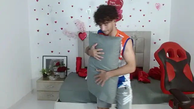 Caius_fox's Webcam Show