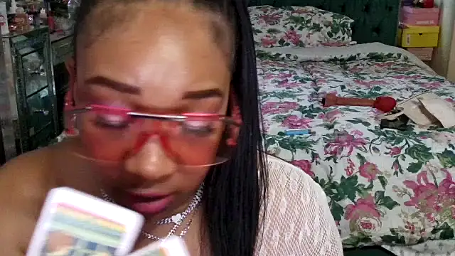 mzpretty444のライブXXXチャット