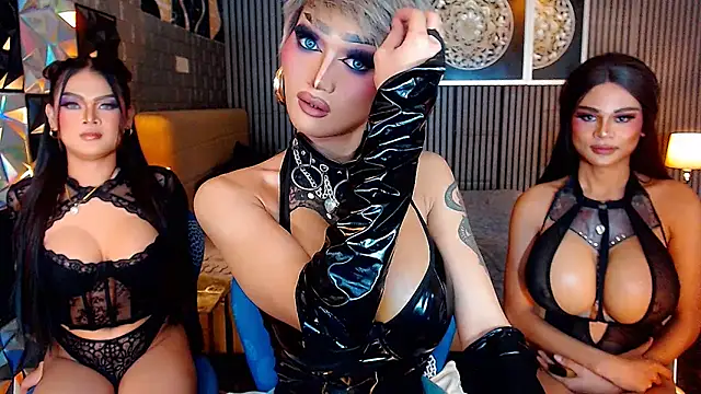 IndestructibleLily webkamerás műsora