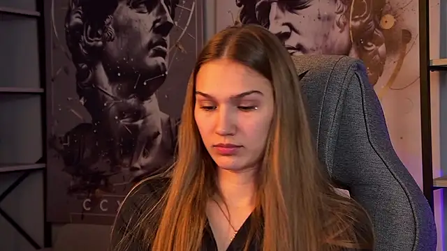 Sweet_Emilya Adlı Modelin Canlı XXX Sohbeti