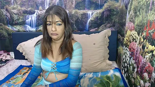 indianaqua Adlı Modelin Canlı XXX Sohbeti