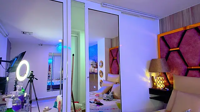 Leslie_Bussh_ Chat XXX live