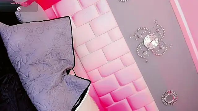 Kisses_Sophia Adlı Modelin Web Kamerası Şovu