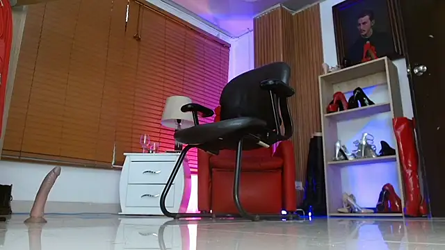 Онлайн чат XXX paola_xm