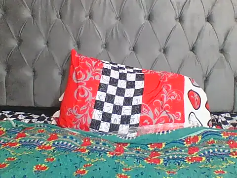 Онлайн чат XXX hornyqueen93