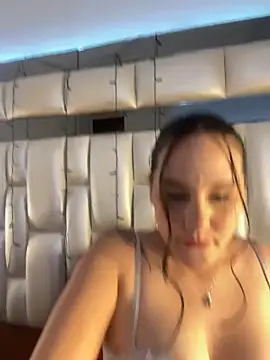 _ISABELLA_HOT_ Adlı Modelin Canlı XXX Sohbeti