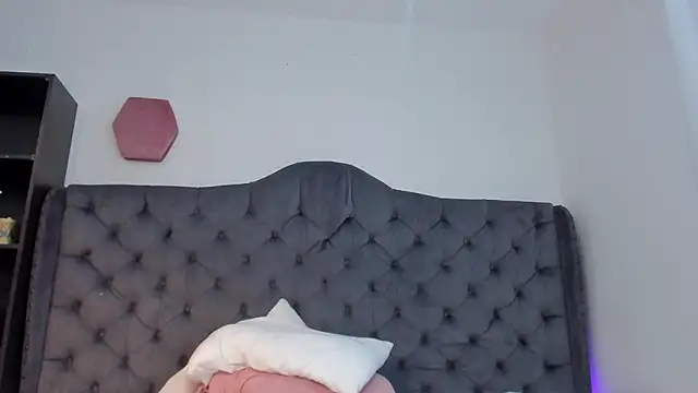 two_milkyway's Live XXX Chat