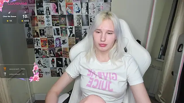 EvelinaLuu's Live XXX Chat