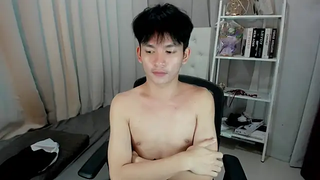 Show modela urtwinkjoshx na web-kameri