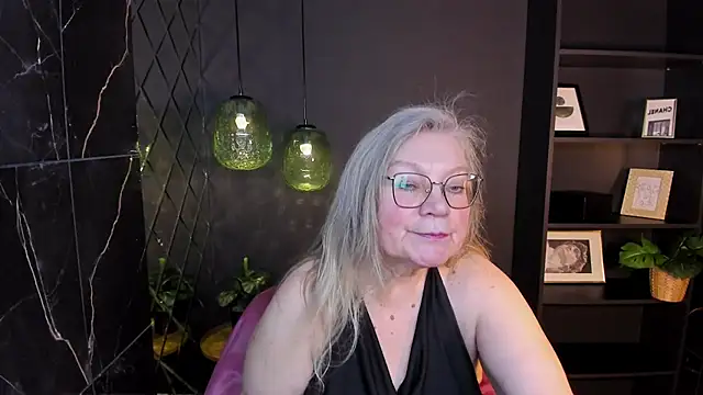 Chat +18 de NataliMellow ao vivo