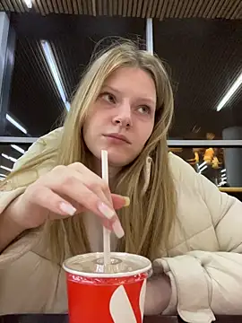 MaryHiggins Adlı Modelin Canlı XXX Sohbeti