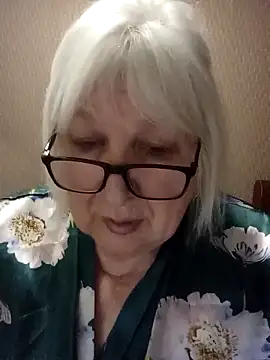 Alexia64231: онлайн-секс-чат