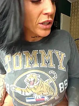 Živý XXX chat EmilyDiazofficial